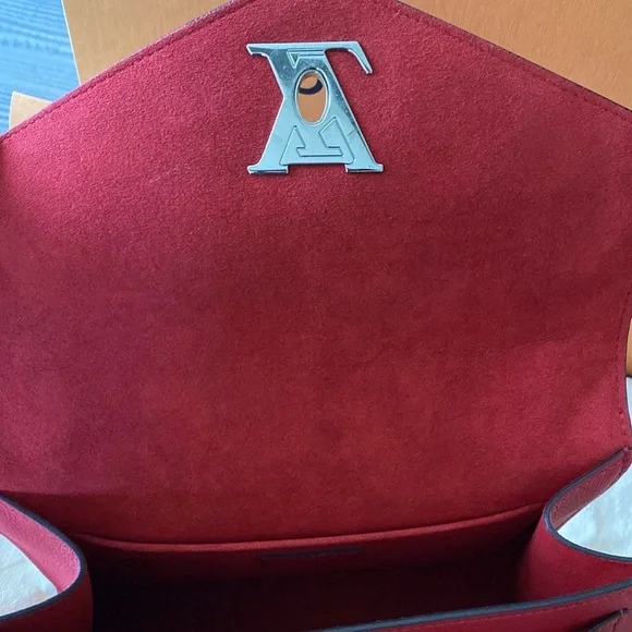 Louis Vuitton Mylockme Chain Bag - Picture 10 of 12